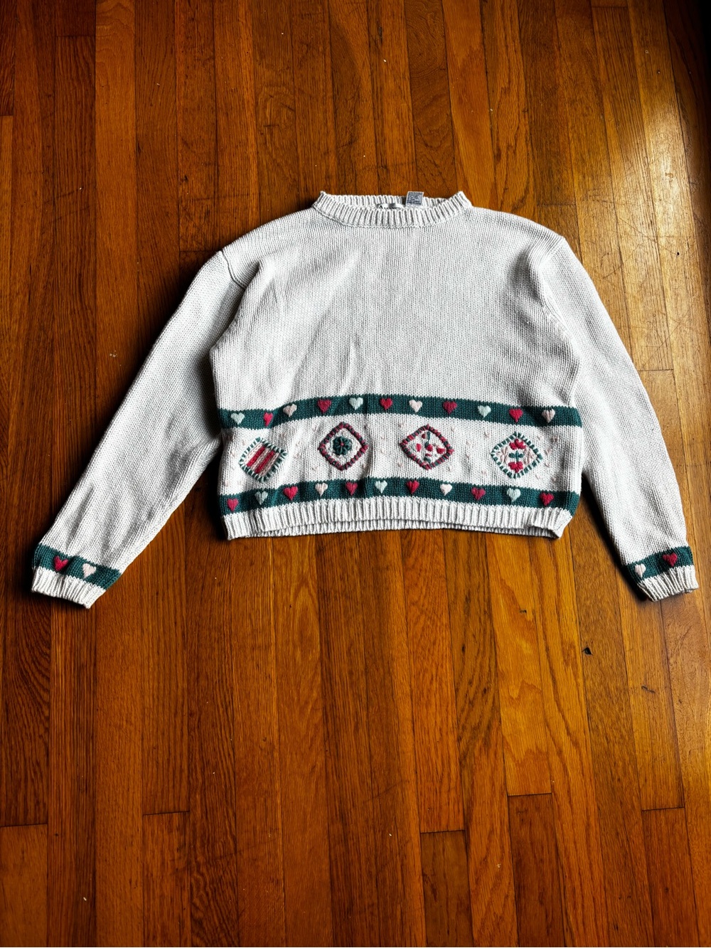Cropped White Knit Sweater with Green Geometric Border